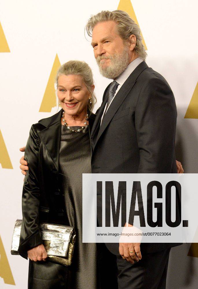 Actor Jeff Bridges (R) and Susan Bridges attend the 89th annual Academy Awards Oscar nominees luncheon at the Beverly Hilton Hotel in Beverly Hills, California on February 6, 2017. LAP20170206108 JIMxRUYMEN