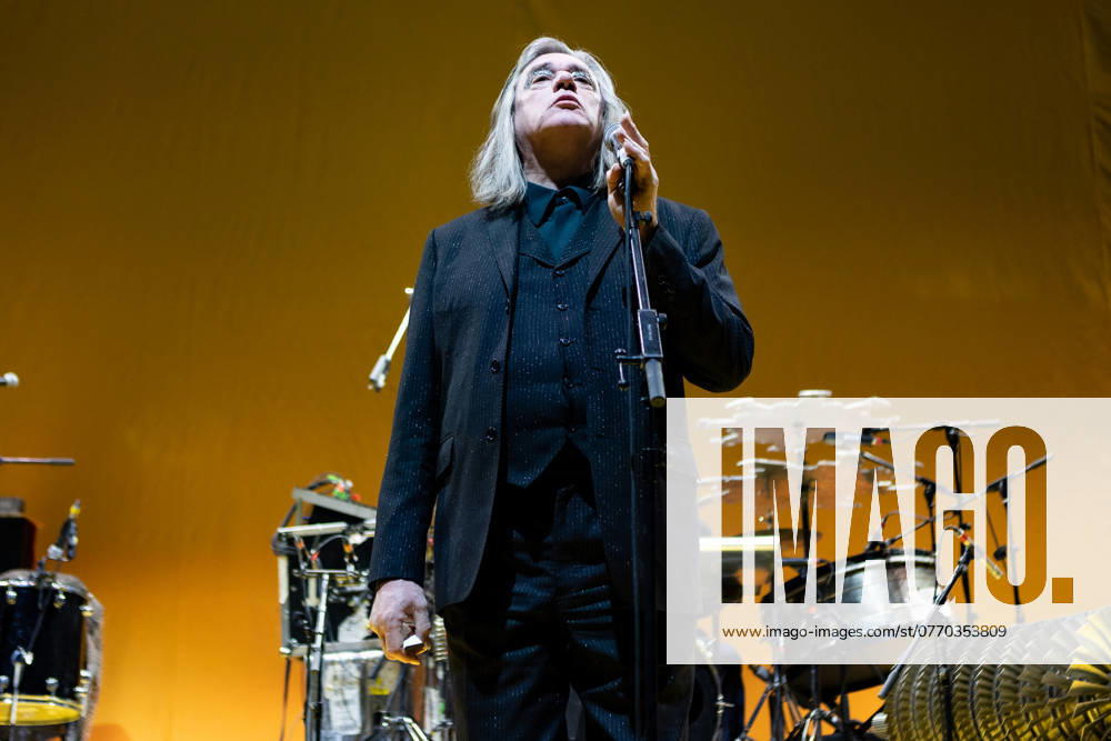 Einstürzende Neubauten live in Oslo, Norway Oslo, Norway. 13th, October 2024. The German experimental music group Einstürzende Neubauten performs a live concert at Sentrum Scene in Oslo. Here singer and artist Blixa Bargeld is seen live on stage. Norway, Oslo