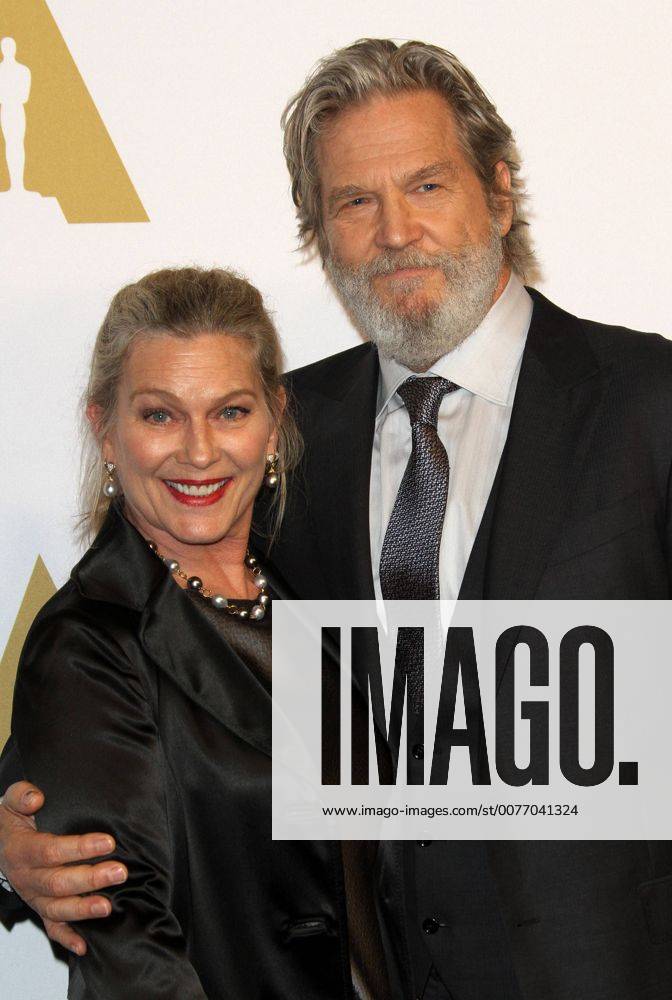 Beverly Hills, CA, United States - 6 February 2017 - Los Angeles, California - Jeff Bridges with wife Susan Geston... 89th Oscars Nominees Luncheon held in the Grand Ballroom at the Beverly Hilton Hotel in Beverly Hills. Photo Credit: AdMedia Beverly Hills United States - ZUMAa123 20170206_zaa_a123_024