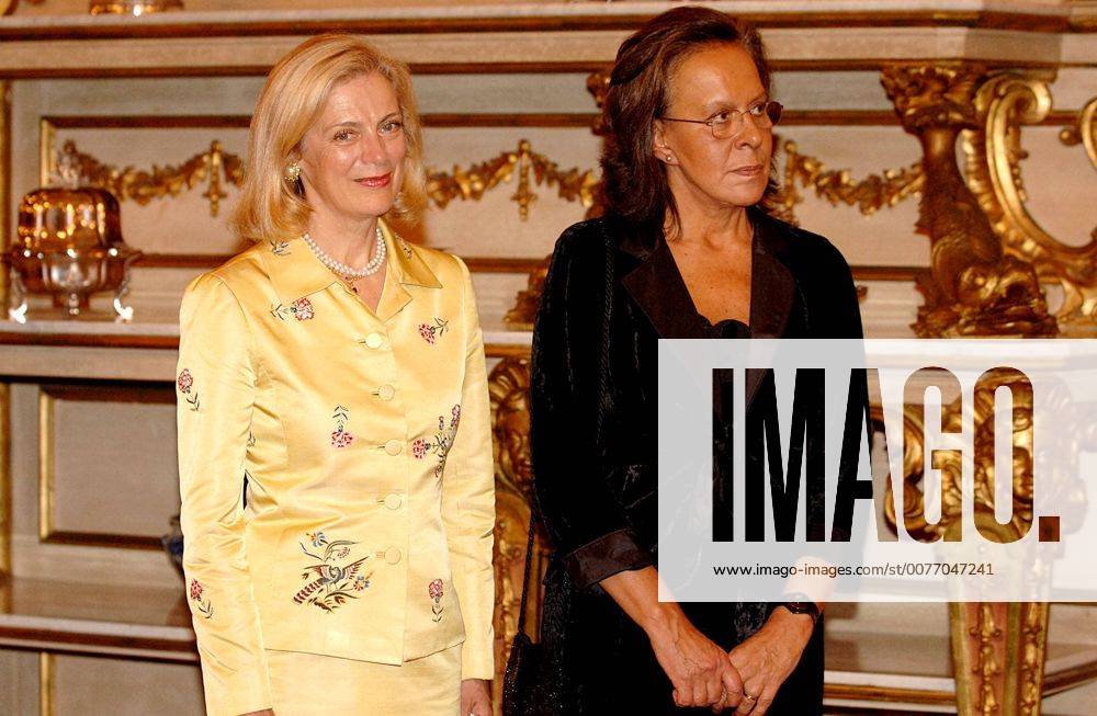 Oct. 11, 2005 - Lisbon, Portugal - 20051011: LISBON, PORTUGAL United Nations General Secretary Kofi Annan honoured by Portuguese President Jorge Sampaio with Great Collar of Liberty Order. In picture Mrs Nane Annan and Portuguese First Lady Maria Jose Ritta who also attended ceremony..K45522. ALVARO ISIDORO LisbonFILES 2005. - ZUMAg49_ 20051011_gaf_g49_289