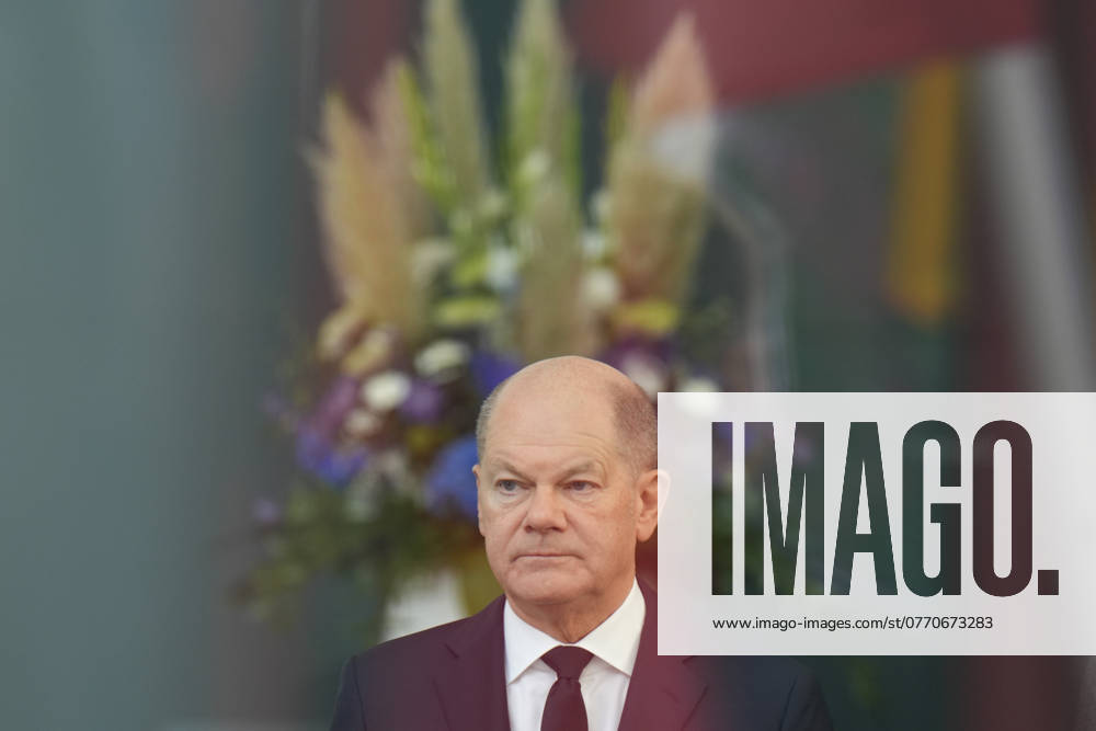 Berlin Process Summit in the Chancellery Chancellor Scholz receives EU representatives and heads of state and government of the six Western Balkan states at the summit Chancellor Olaf Scholz waits for his guests, photographed through the window Berlin Berlin GER