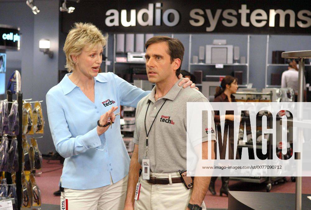 Jul. 22, 2005 - JANE LYNCH portrays Paula and STEVE CARELL stars as Andy, the title character in the comedy The 40 Year-Old Virgin.THE 40 YEAR OLD VIRGIN.SUPPLIED BY PHOTOS, INC..K44680ES TV-FILM STILL - ZUMAg49_ 20050722_baf_g49_034