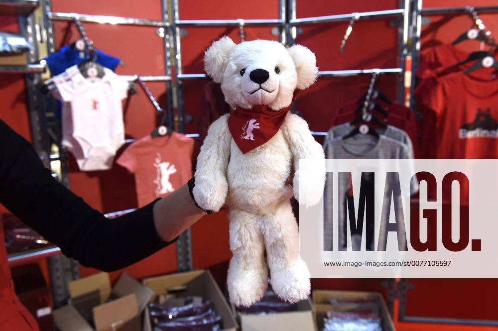 Berlinale Teddy im Merchandise Shop der Berlinale 2017 67. Internationale Filmfestspiele Berlin in den Potsdamer Platz Arkaden. Berlin, 08.02.2017 Foto:xF.xFuturexImage
