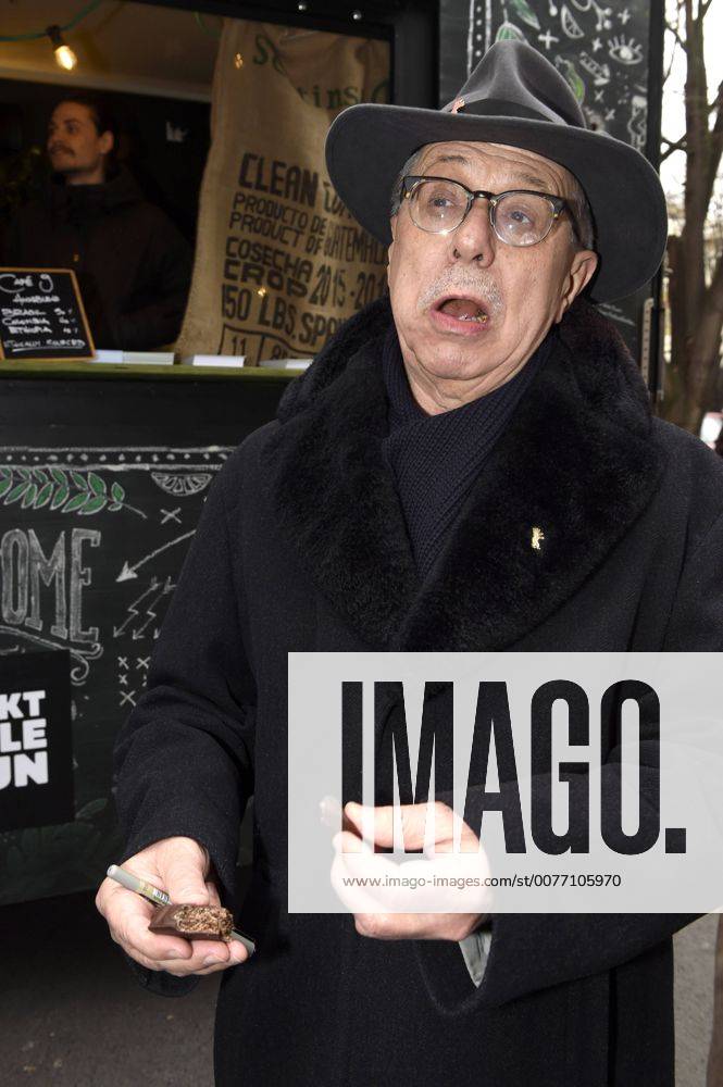 Dieter Kosslick bei der Eröffnung des Berlinale Street Food Markt 2017 in der Joseph-von-Eichendorff-Gasse Ecke Alte Potsdamer Straße anlässlich der Berlinale 2017 67. Internationale Filmfestspiele Berlin. Berlin, 08.02.2017 Foto:xF.xFuturexImage
