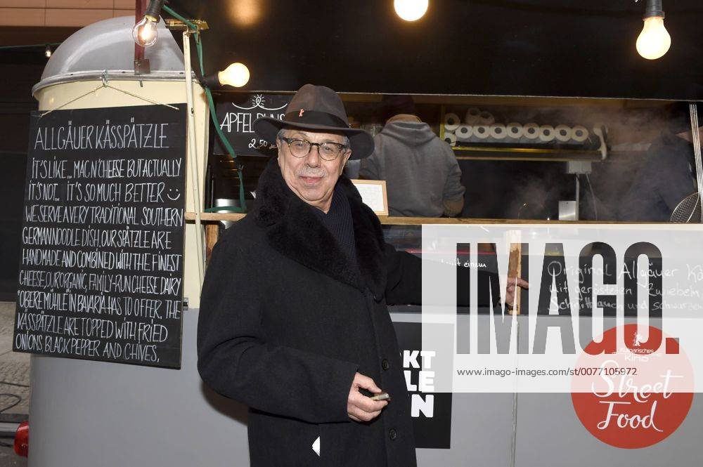 Dieter Kosslick bei der Eröffnung des Berlinale Street Food Markt 2017 in der Joseph-von-Eichendorff-Gasse Ecke Alte Potsdamer Straße anlässlich der Berlinale 2017 67. Internationale Filmfestspiele Berlin. Berlin, 08.02.2017 Foto:xF.xFuturexImage