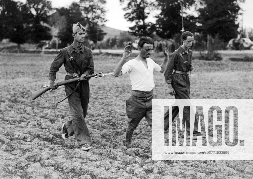 Orig caption GOVERNMENT TROOPS CA