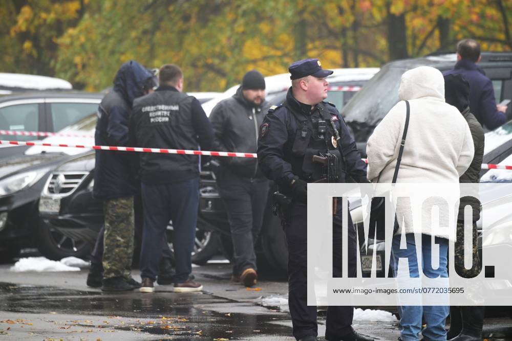 Russia Car Blast 8785597 15.10.2024 Law enforcement officers work at the site after an improvised explosive device exploded in the Tank sport utility vehicle injuring tree people, in the south-west of Moscow, Russia. Aleksey Nikolskyi Sputnik Moscow Russia