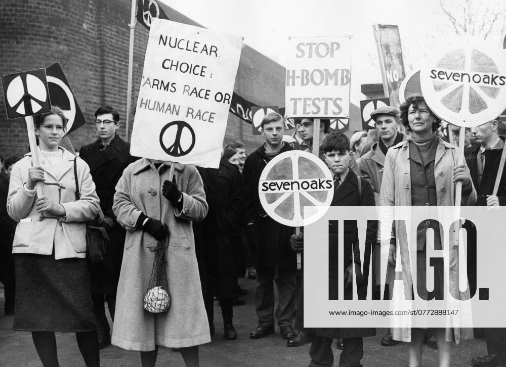 Orig caption PRISON TO PRISON H BOMB PROTEST MA