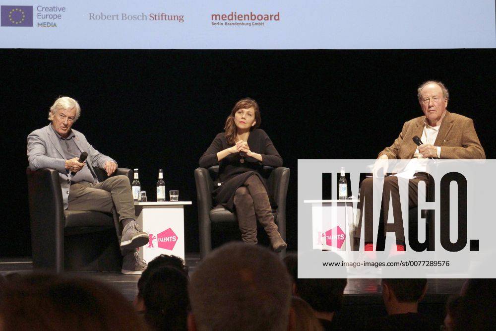 Jurypräsident Paul Verhoeven und Jurymitglied Maggie Gyllenhaal mit Moderator Peter Cowie beim Berlinale Talents Talk zum Thema Courage: Against All Odds auf der Berlinale 2017 67. Internationale Filmfestspiele Berlin im HAU Hebbel am Ufer. Berlin, 12.02.2017 Foto:xP.xSkupinx xFuturexImage