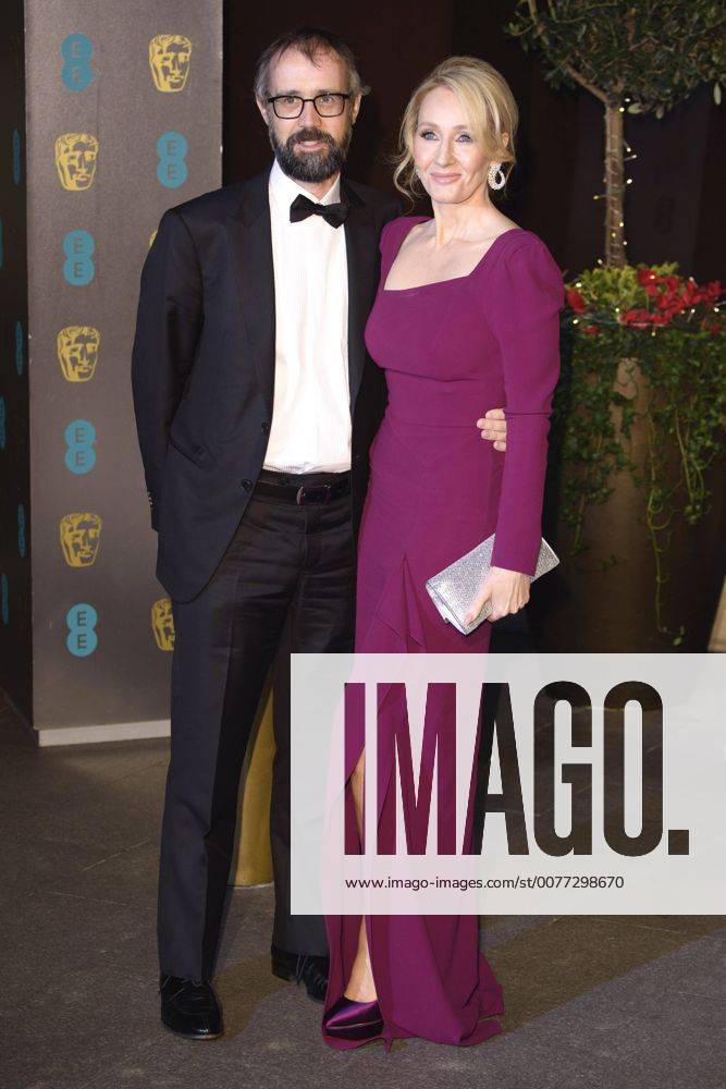 J.K. Rowling mit Gatte Neil Murray bei der After Party der BAFTA Film Awards 2017 70th British Academy Film Awards im Grosvenor House Hotel. London, 12.02.2017 J.K. Rowling mit Gatte Neil Murray Foto:xS.xFuturexImage