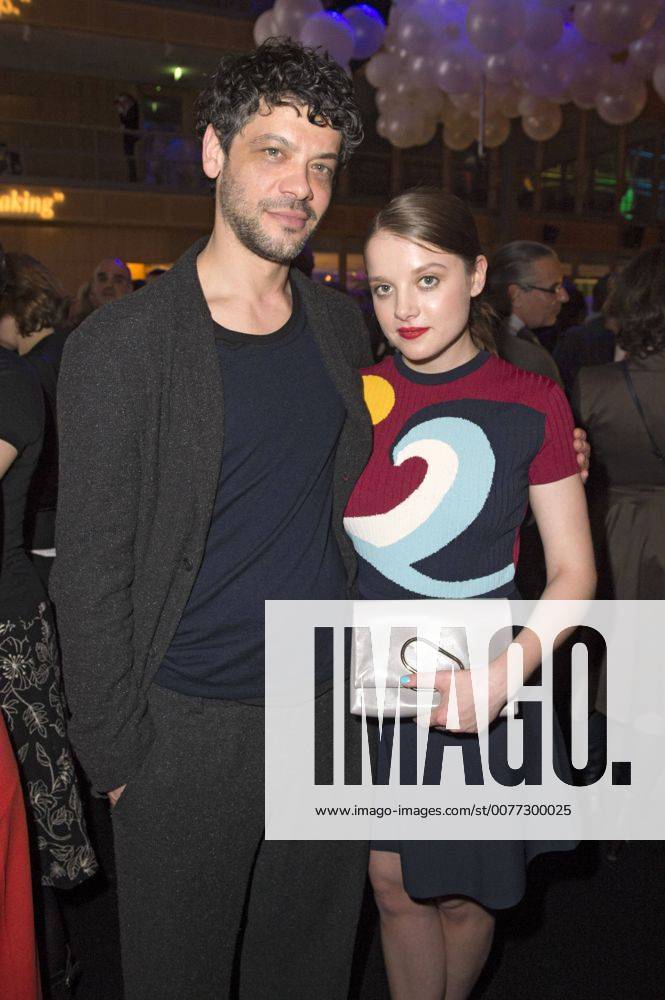 Jella Haase mit Begleitung beim NRW Empfang 2017 während der Berlinale 2017 in der Vertretung des Landes Nordrhein-Westfalen. Berlin, 12.02.2017 Foto:xF.xFuturexImage
