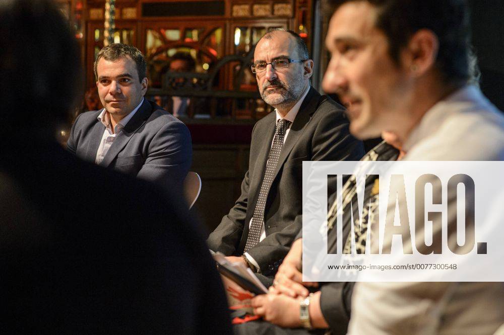 Die spanische Regisseure Ãngel Parra und Jose Antonio Blanco mit dem baskische Sternenkoch Eneko Atxa bei dem Eröffnungsabend der Sektion Kulinarisches Kino der Berlinale am 12.02.2017