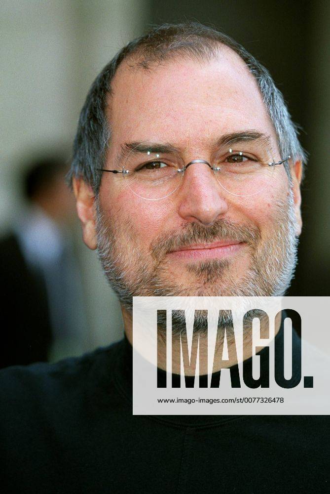 Oct. 5, 2011 - (File Photo) STEVE JOBS - the man who brought us the iPhone, the iPod and the iMac - has died. The co-founder of Apple Computers was 56 years old. Jobs had been battling a rare form of pancreatic cancer for years. He resigned from the post of Apple CEO in Aug. PICTURED: Oct. 28, 2001 - Los Angeles, California, U.S. - STEVE JOBS co-founder of Apple Computer. - ZUMAg49_ 20011028_gaf_g155_023