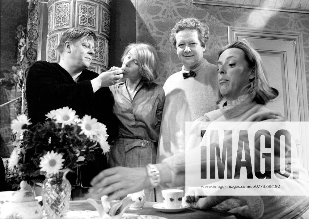 Moomintroll , TV program Sweden Tove Jansson, author Finland is fed by Nils Brant, actor Finland Together with Lars Pöysti Lasse , as Moominpappa and Birgitta Ulfsson, as Moominmamma Role pictures 1969 05 30 c KNOPP PETER Aftonbladet IBL EXPRESSEN OUT AFTONBLADET 4416 Stockholm Sweden sp sw