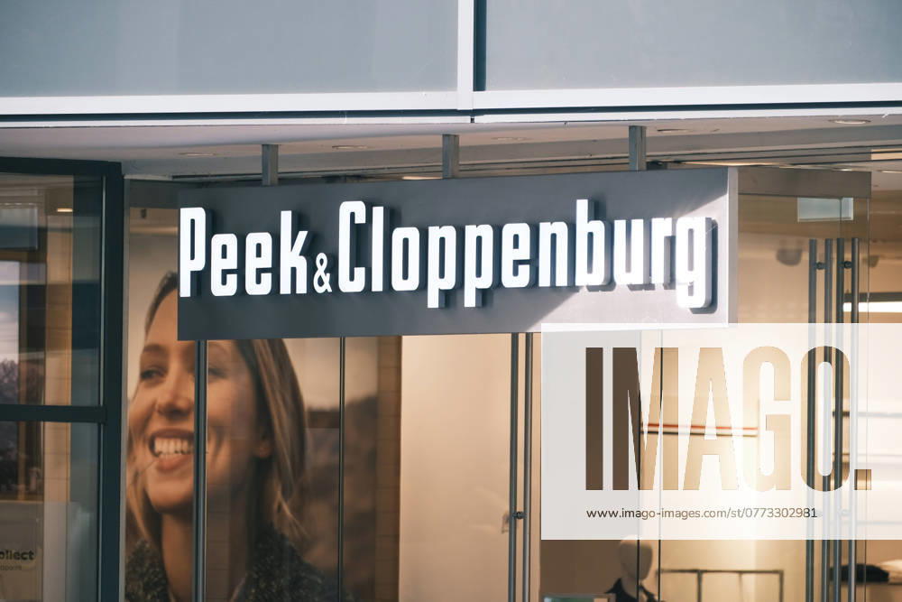 Hilden 17 10 2024 Peek Cloppenburg P C PundC fashion store branch PandC clothing store Textilwirtschaft Hilden North Rhine-Westphalia Germany