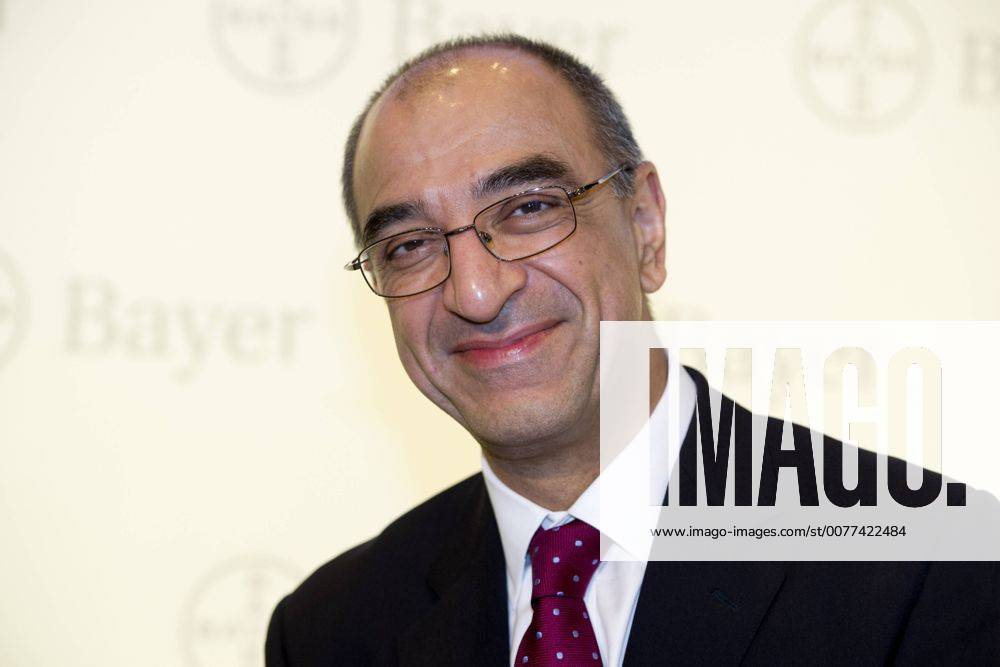 Kemal MALIK, Vorstandsmitglied, (Innovation) Portraet, Porträt, Portrait, angeschnittenes Einzelbild, Einzelmotiv, Bilanzpressekonferenz der Bayer AG in Leverkusen