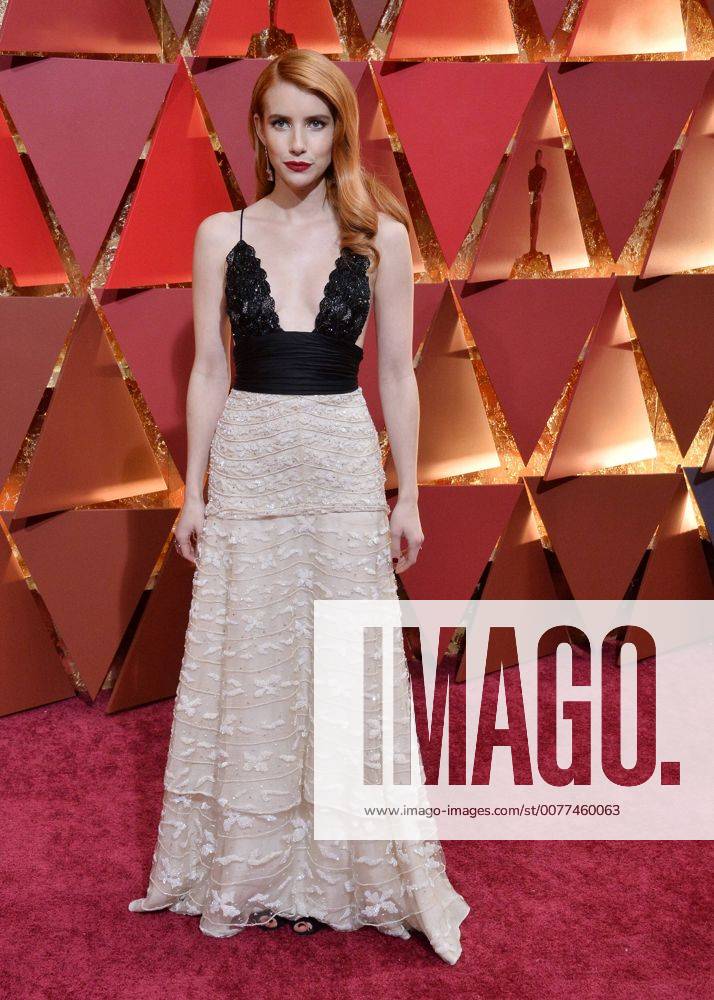 Actress Emma Roberts arrives on the red carpet for the 89th annual Academy Awards at the Dolby Theatre in the Hollywood section of Los Angeles on February 26, 2017. LAP20170226626 JIMxRUYMEN