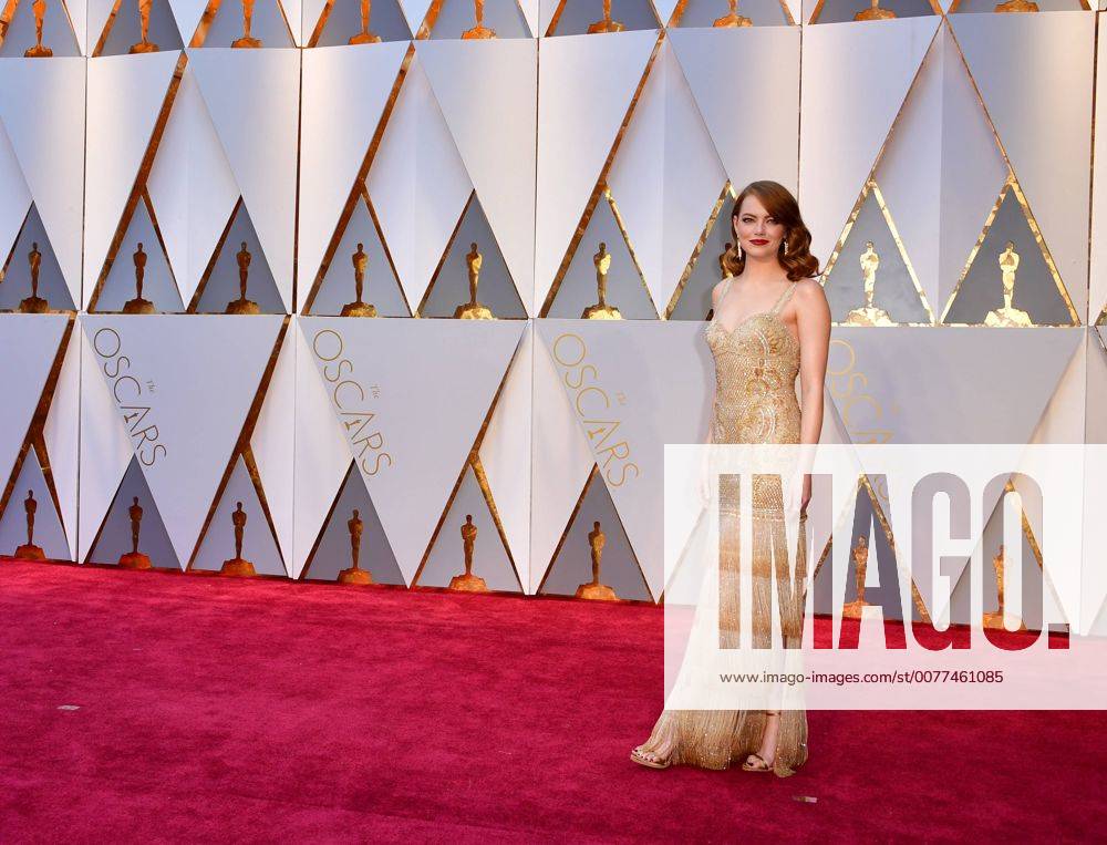 Emma Stone arrives on the red carpet for the 89th annual Academy Awards at the Dolby Theatre in the Hollywood section of Los Angeles on February 26, 2017. LAP2017022767 KEVINxDIETSCH