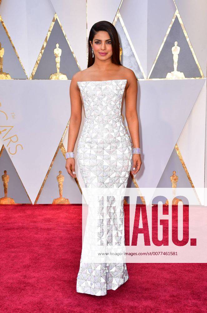 Priyanka Chopra arrives on the red carpet for the 89th annual Academy Awards at the Dolby Theatre in the Hollywood section of Los Angeles on February 26, 2017. LAP2017022808 KEVINxDIETSCH