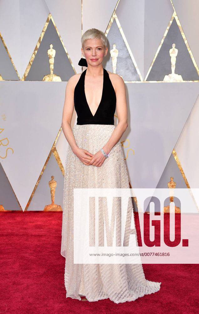 Michelle Williams arrives on the red carpet for the 89th annual Academy Awards at the Dolby Theatre in the Hollywood section of Los Angeles on February 26, 2017. LAP2017022819 KEVINxDIETSCH