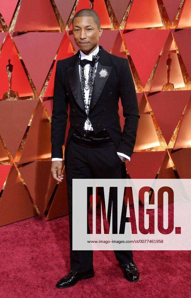 Musician Pharrell Williams arrives on the red carpet for the 89th annual Academy Awards at the Dolby Theatre in the Hollywood section of Los Angeles on February 26, 2017. LAP20170226077 JIMxRUYMEN