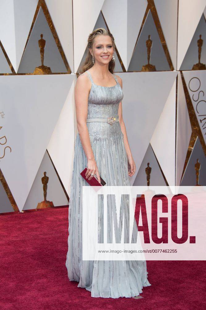 Feb 26, 2017 - Hollywood, California, U.S - TERESA PALMER arrives on the red carpet of The 89th Oscars® at the Dolby Theatre in Hollywood, CA on Sunday, February 26, 2017. Hollywood U.S - ZUMAz03_ 20170226_sho_z03_293