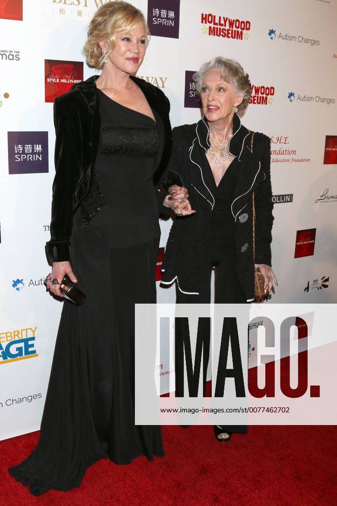 LOS ANGELES - FEB 26: Melanie Griffith, Tippi Hedren at the Style Hollywood Oscar Viewing Dinner at Hollywood Museum on February 26, 2017 in Los Angeles, CA