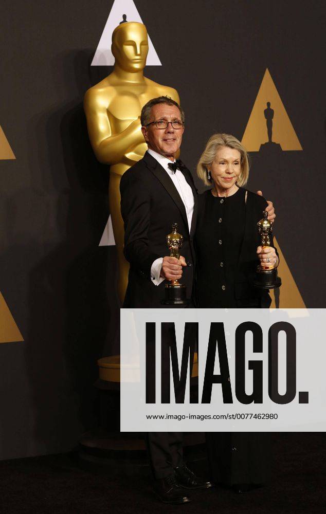 Production designer David Wasco (L) and artistic director Sandy Reynolds-Wasco pose at the press room after winning the Oscar to Best Production Design for La, la, land during the 89th Academy Awards at the Dolby Theater in Hollywood, California, United States, 26 February 2017. 89TH CINEMA ACADEMY AWARDS IN HOLLYWOOD !ACHTUNG: NUR REDAKTIONELLE NUTZUNG!