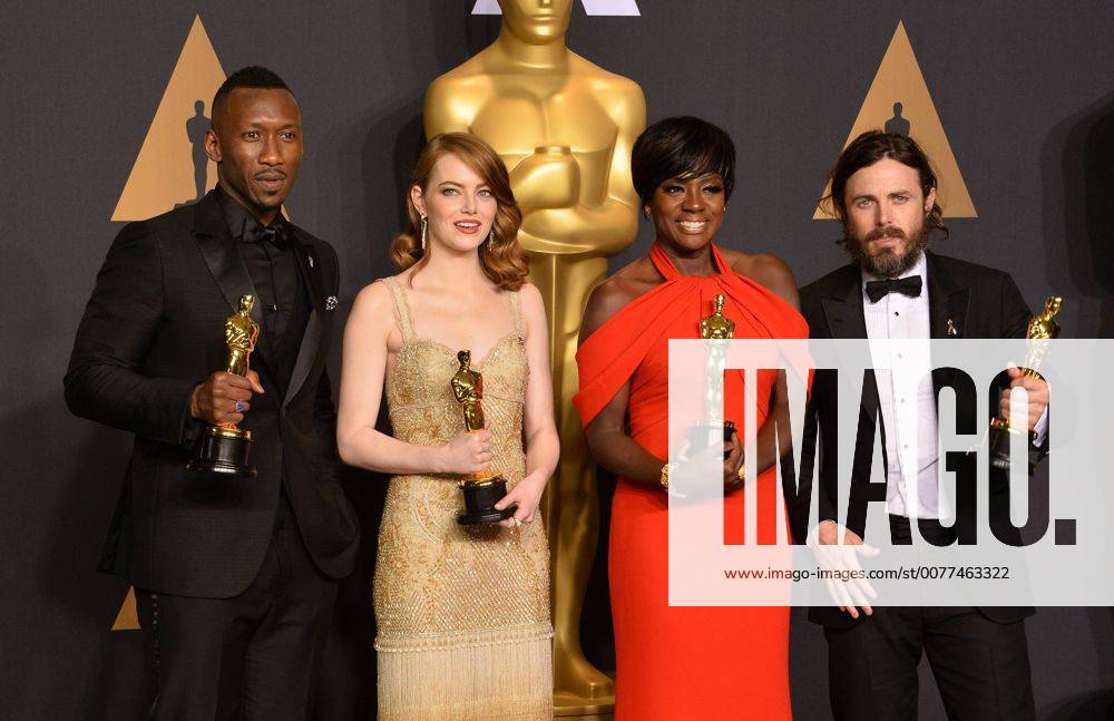 (L-R) Actors Mahersala Ali, winner of the award for Actor in a Supporting Role for Moonlight , Emma Stone, winner of the award for Actress in a Leading Role for La La Land , Viola Davis, winner of the award for Actress in a Supporting Role for Fences , and Casey Affleck, winner of the award for Actor in a Leading Role for Manchester by the Sea appear backstage during the 89th annual Academy Awards at Loews Hollywood Hotel in the Hollywood section of Los Angeles on February 26, 2017. LAP201702261057 JIMxRUYMEN