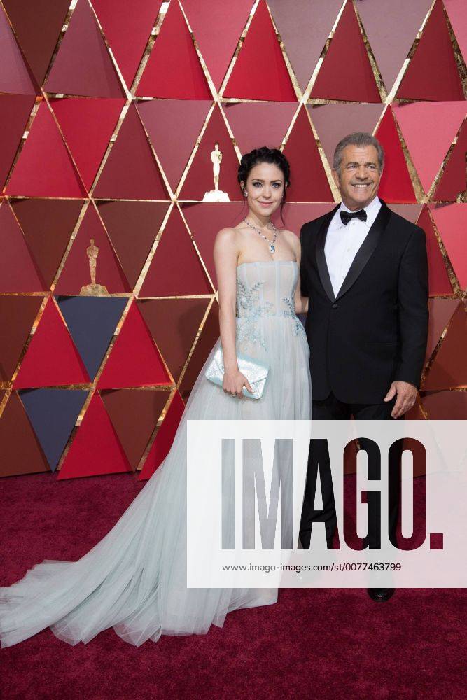 Feb 26, 2017 - Hollywood, California, U.S - MEL GIBSON, Oscar nominee, and ROSALIND ROSS arrive on the red carpet of The 89th Oscars® at the Dolby Theatre in Hollywood. Hollywood U.S - ZUMAz03_ 20170226_sho_z03_530