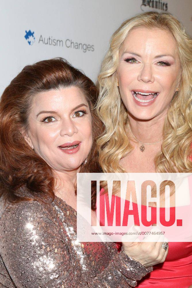 LOS ANGELES - FEB 26: Renee Lawless, Katherine Kelly Lang at the Style Hollywood Oscar Viewing Dinner at Hollywood Museum on February 26, 2017 in Los Angeles, CA