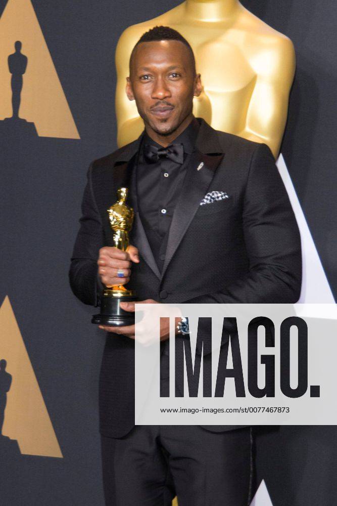Hollywood, California, USA - Mahershala Ali poses in the press room during the 89th Annual Academy Awards at Loews Hollywood Hotel on February 26, 2017 in Hollywood, California. Photo: Tony Lowe Globephotos Hollywood USA - ZUMAg198 20170226_zaa_g198_106