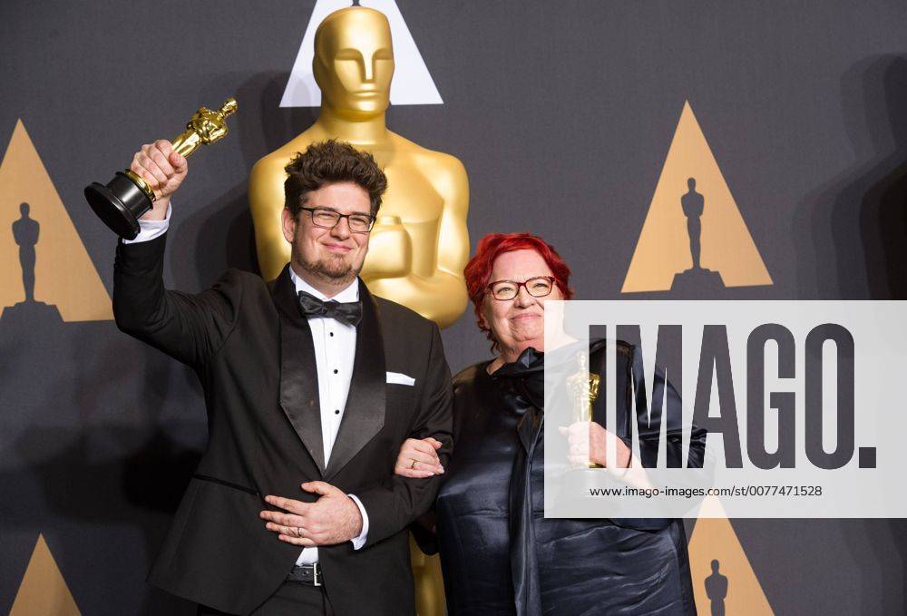Director Kristof Deak (L) and producer Anna Udvardy pose after winning the Best Live Action Short Film award for Sing at press room of the 89th Academy Awards at the Dolby Theater in Los Angeles, the United States, on Feb. 26, 2017. )(zf) U.S.-LOS ANGELES-OSCAR-AWARD YangxLei