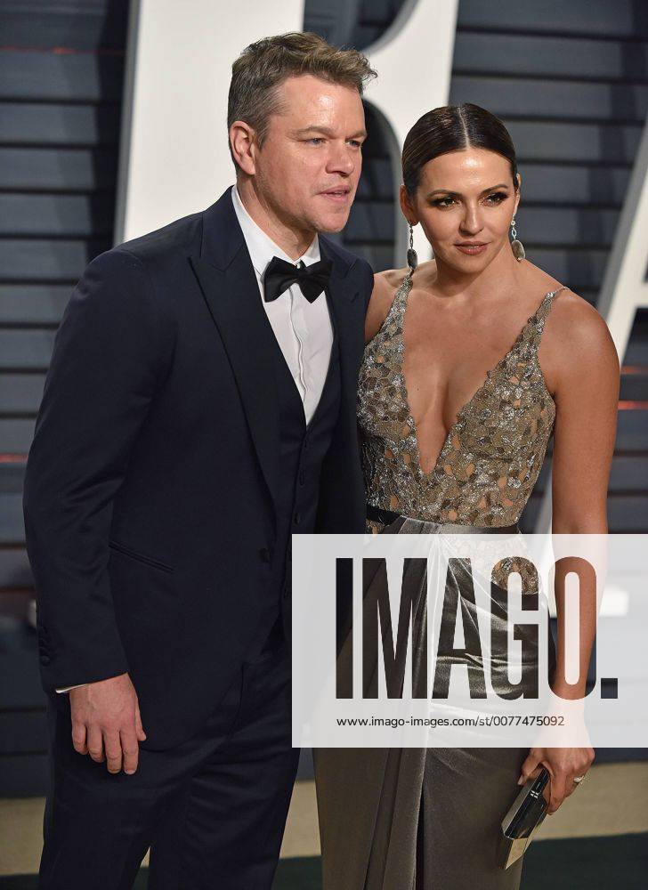 Matt Damon and his wife Luciana Barroso attend the Vanity Fair Oscar Party at the Wallis Annenberg Center for the Performing Arts in Beverly Hills, California on February 26, 2017. LAP201702262099 CHRISTINExCHEW