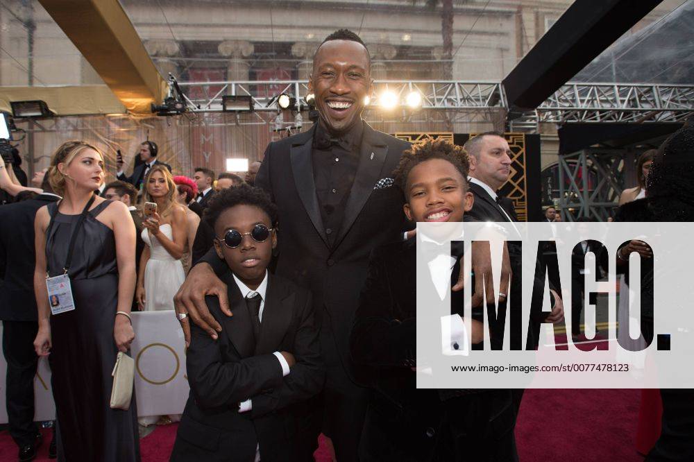 Feb 26, 2017 - Hollywood, California, U.S. - ALEX R. HIBBERT; Oscar nominee MAHERSHALA ALI, and JADEN PINER arrive on the red carpet of The 89th Oscars at the Dolby Theatre in Hollywood, CA on Sunday, February 26, 2017. Hollywood U.S. - ZUMAz03_ 20170226_sho_z03_837