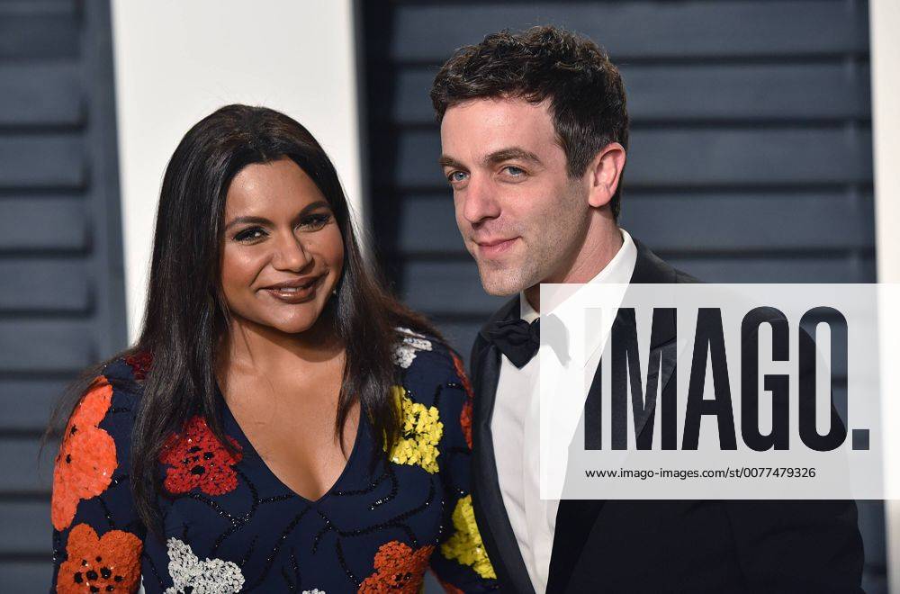 Mindy Kaling (L) and B.J. Novak attend the Vanity Fair Oscar Party at the Wallis Annenberg Center for the Performing Arts in Beverly Hills, California on February 26, 2017. LAP201702262162 CHRISTINExCHEW