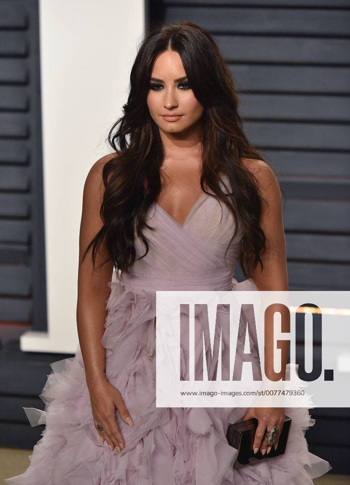 Demi Lovato attends the Vanity Fair Oscar Party at the Wallis Annenberg Center for the Performing Arts in Beverly Hills, California on February 26, 2017. LAP201702262138 CHRISTINExCHEW