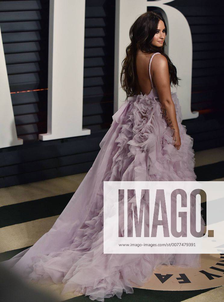 Demi Lovato attends the Vanity Fair Oscar Party at the Wallis Annenberg Center for the Performing Arts in Beverly Hills, California on February 26, 2017. LAP201702262137 CHRISTINExCHEW