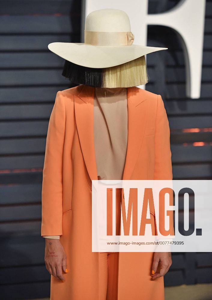 Sia attends the Vanity Fair Oscar Party at the Wallis Annenberg Center for the Performing Arts in Beverly Hills, California on February 26, 2017. LAP201702262145 CHRISTINExCHEW