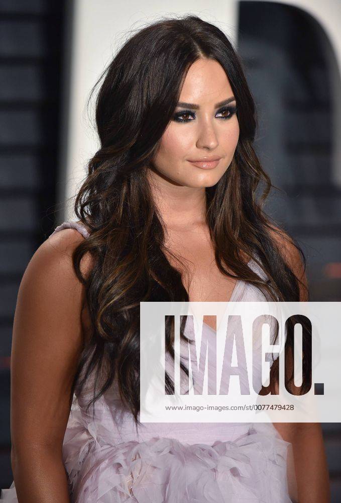 Demi Lovato attends the Vanity Fair Oscar Party at the Wallis Annenberg Center for the Performing Arts in Beverly Hills, California on February 26, 2017. LAP201702262136 CHRISTINExCHEW