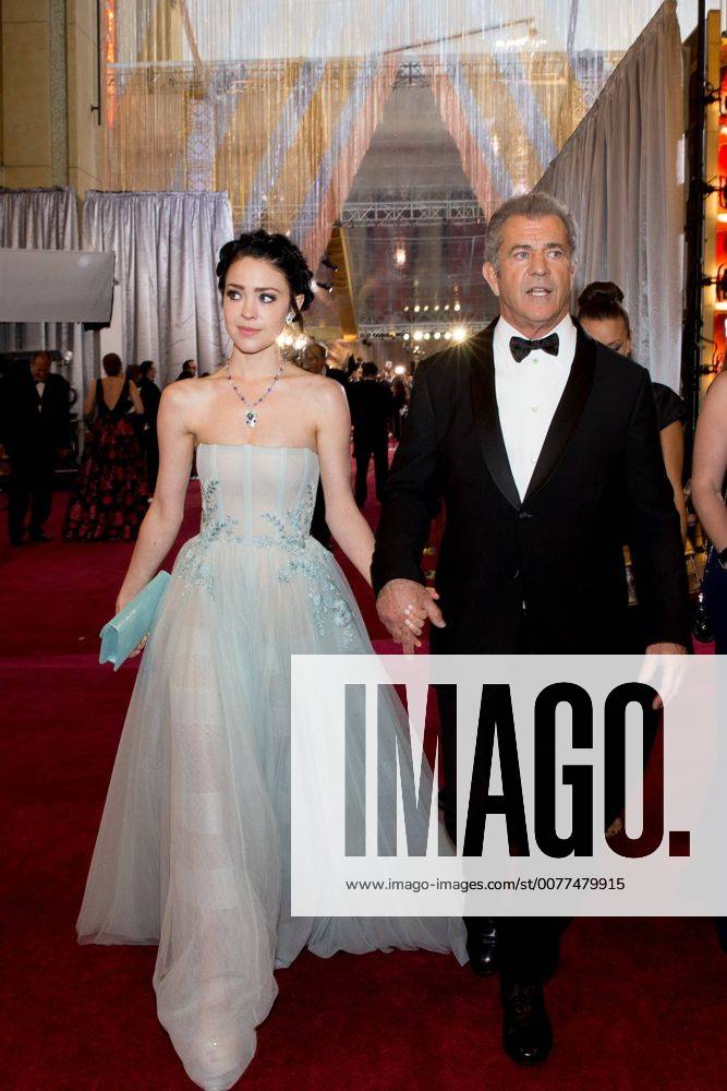 Feb 26, 2017 - Hollywood, California, U.S. - ROSALIND ROSS and Oscar nominee MEL GIBSON arrive at The 89th Oscars at the Dolby Theatre in Hollywood, CA on Sunday, February 26, 2017. Hollywood U.S. - ZUMAz03_ 20170226_sho_z03_829