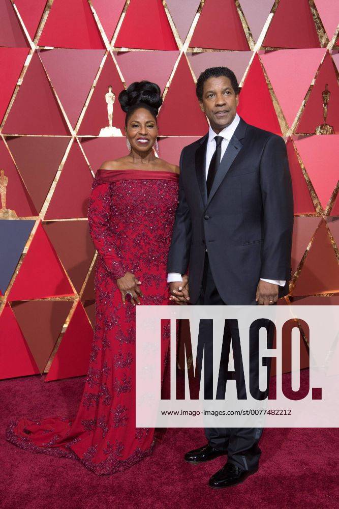 Feb 26, 2017 - Hollywood, California, U.S - DENZEL WASHINGTON, Oscar nominee, and Pauletta Washington arrive on the red carpet of The 89th Oscars at the Dolby Theatre in Hollywood, CA on Sunday, February 26, 2017. Hollywood U.S - ZUMAz03_ 20170226_sho_z03_536