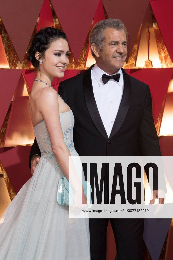 Feb 26, 2017 - Hollywood, California, U.S - MEL GIBSON, Oscar nominee, and ROSALIND ROSS arrive on the red carpet of The 89th Oscars at the Dolby Theatre in Hollywood, CA on Sunday, February 26, 2017. Hollywood U.S - ZUMAz03_ 20170226_sho_z03_529