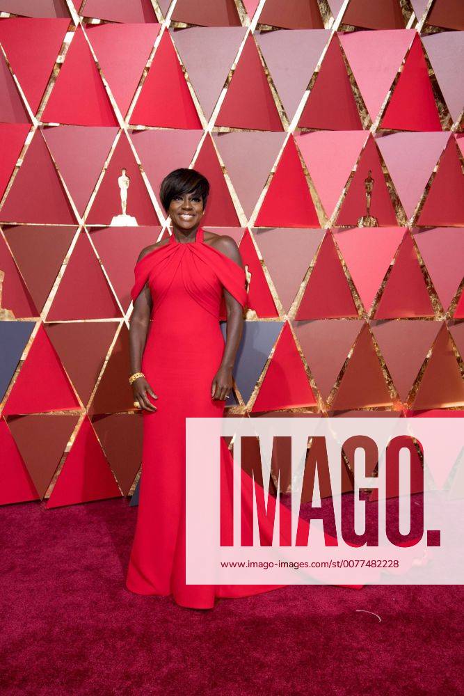 Feb 26, 2017 - Hollywood, California, U.S - VIOLA DAVIS, Oscar nominee, arrives on the red carpet of The 89th Oscars at the Dolby Theatre in Hollywood, CA on Sunday, February 26, 2017. Hollywood U.S - ZUMAz03_ 20170226_sho_z03_512