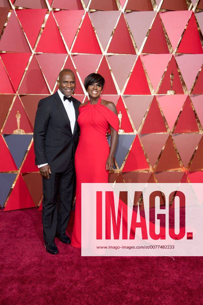 Feb 26, 2017 - Hollywood, California, U.S - VIOLA DAVIS, Oscar nominee, arrives on the red carpet of The 89th Oscars at the Dolby Theatre in Hollywood, CA on Sunday, February 26, 2017. Hollywood U.S - ZUMAz03_ 20170226_sho_z03_511