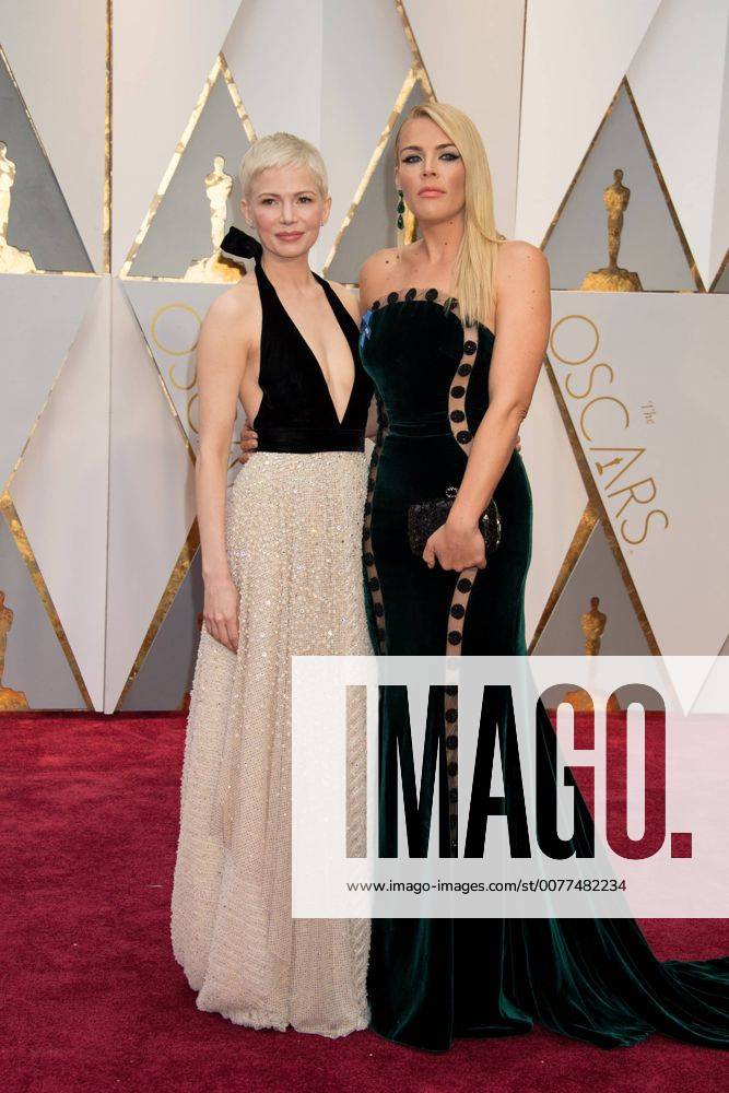 Feb 26, 2017 - Hollywood, California, U.S - Oscar-nominee MICHELLE WILLIAMS and BUSY PHILIPPS arrive at The 89th Oscars at the Dolby Theatre in Hollywood, CA on Sunday, February 26, 2017. Hollywood U.S - ZUMAz03_ 20170226_sho_z03_502