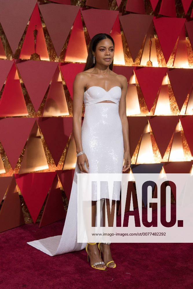 Feb 26, 2017 - Hollywood, California, U.S - NAOMIE HARRIS, Oscar nominee, arrives on the red carpet of The 89th Oscars at the Dolby Theatre in Hollywood, CA on Sunday, February 26, 2017. Hollywood U.S - ZUMAz03_ 20170226_sho_z03_525