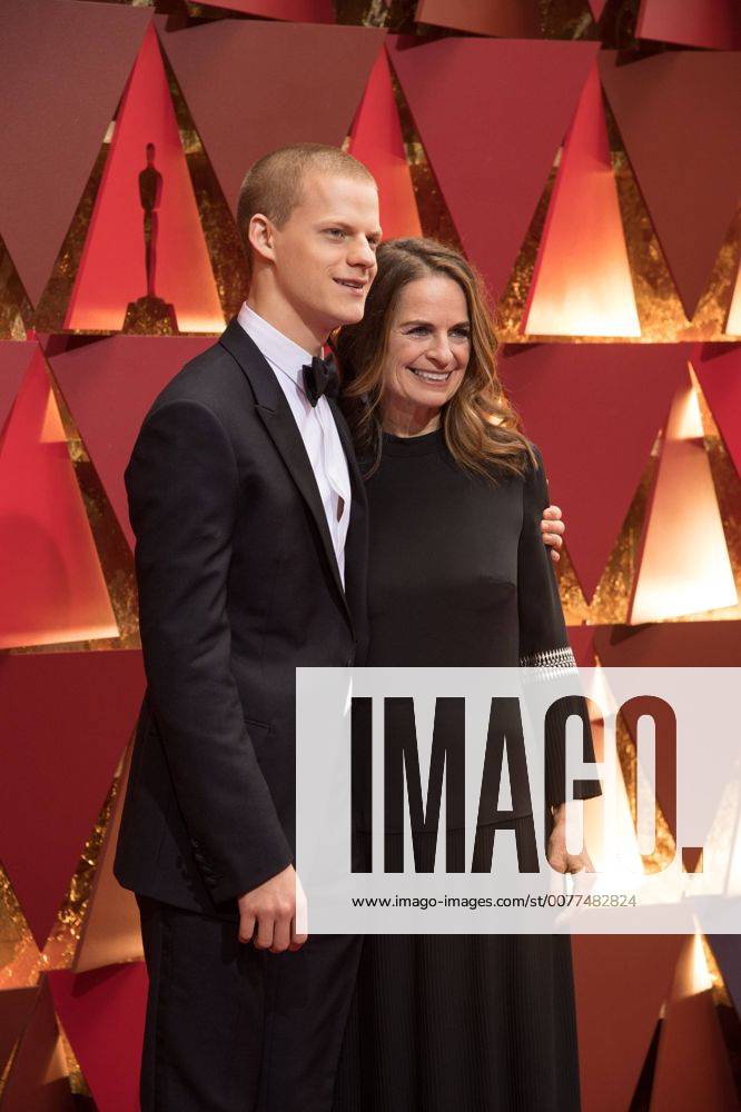 Feb 26, 2017 - Hollywood, California, U.S - LUCAS HEDGES, Oscar nominee, and guest arrive on the red carpet of The 89th Oscars at the Dolby Theatre in Hollywood, CA on Sunday, February 26, 2017. Hollywood U.S - ZUMAz03_ 20170226_sho_z03_280