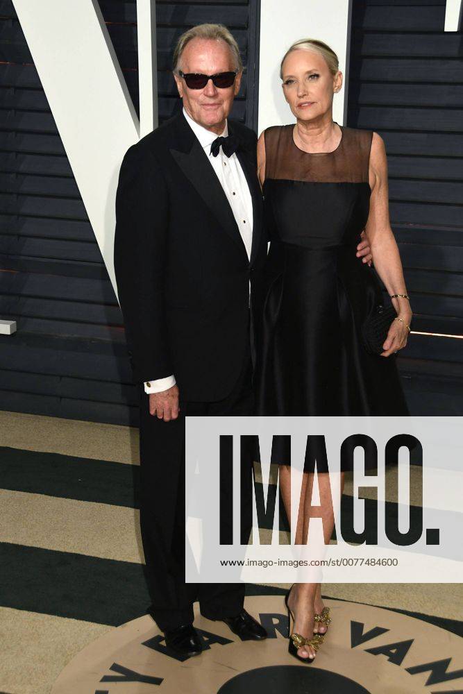 Beverly Hills, CA, United States - 26 February 2017 - Beverly Hills, California - Peter Fonda, Parky Fonda. 2017 Vanity Fair Oscar Party held at the Wallis Annenberg Center. Photo Credit: AdMedia Beverly Hills United States - ZUMAa123 20170226_zaa_a123_1575