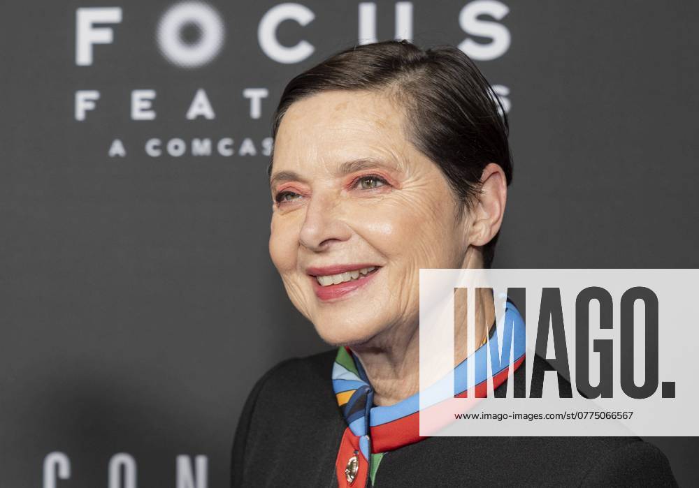 Isabella Rossellini wearing suit by Gucci attends New York Premiere of Conclave at AMC Lincoln Square on October 23, 2024 New York USA - ZUMAr339 20241023_znp_r339_012